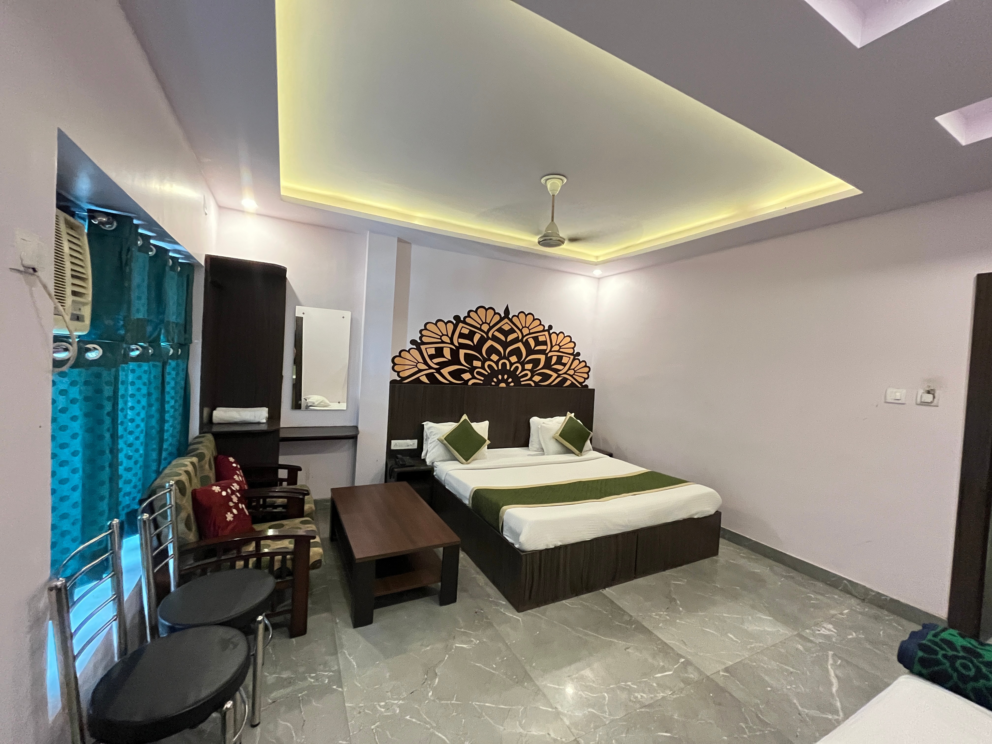 Kanha Inn Sultanpur Road - Tap to explore photos