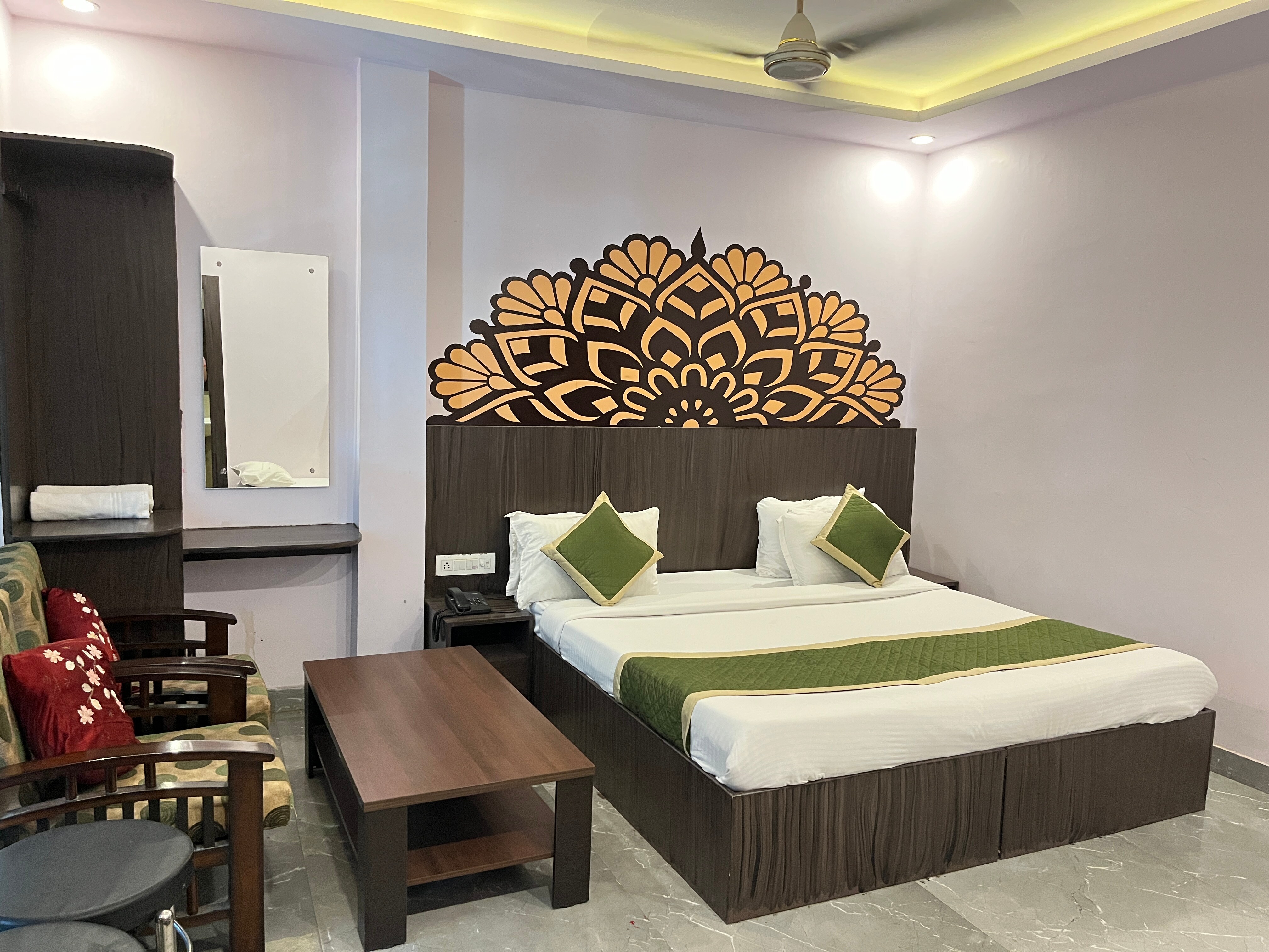 Kanha Inn Sultanpur Road - Tap to explore photos