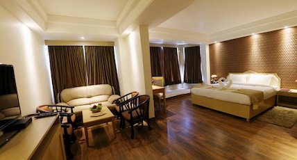 Dee Marks Hotel & Resort Delhi Airport Room Type - Suite Room With Bathtub Dee Marks Hotel & Resort Delhi Airport Room Type - Suite Room With Bathtub