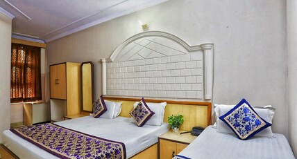Madhu Hotel and Banquet Room Type - Deluxe Room
