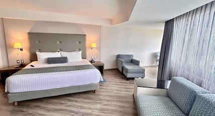 Best Western Plus Gran Hotel Morelia Room Type - Suite-1 King Bed, Non-Smoking, Executive Level