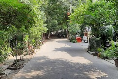 Cream Location / Wifi with Android TVs / Comfortable stay with Attached Kitchen / Washroom