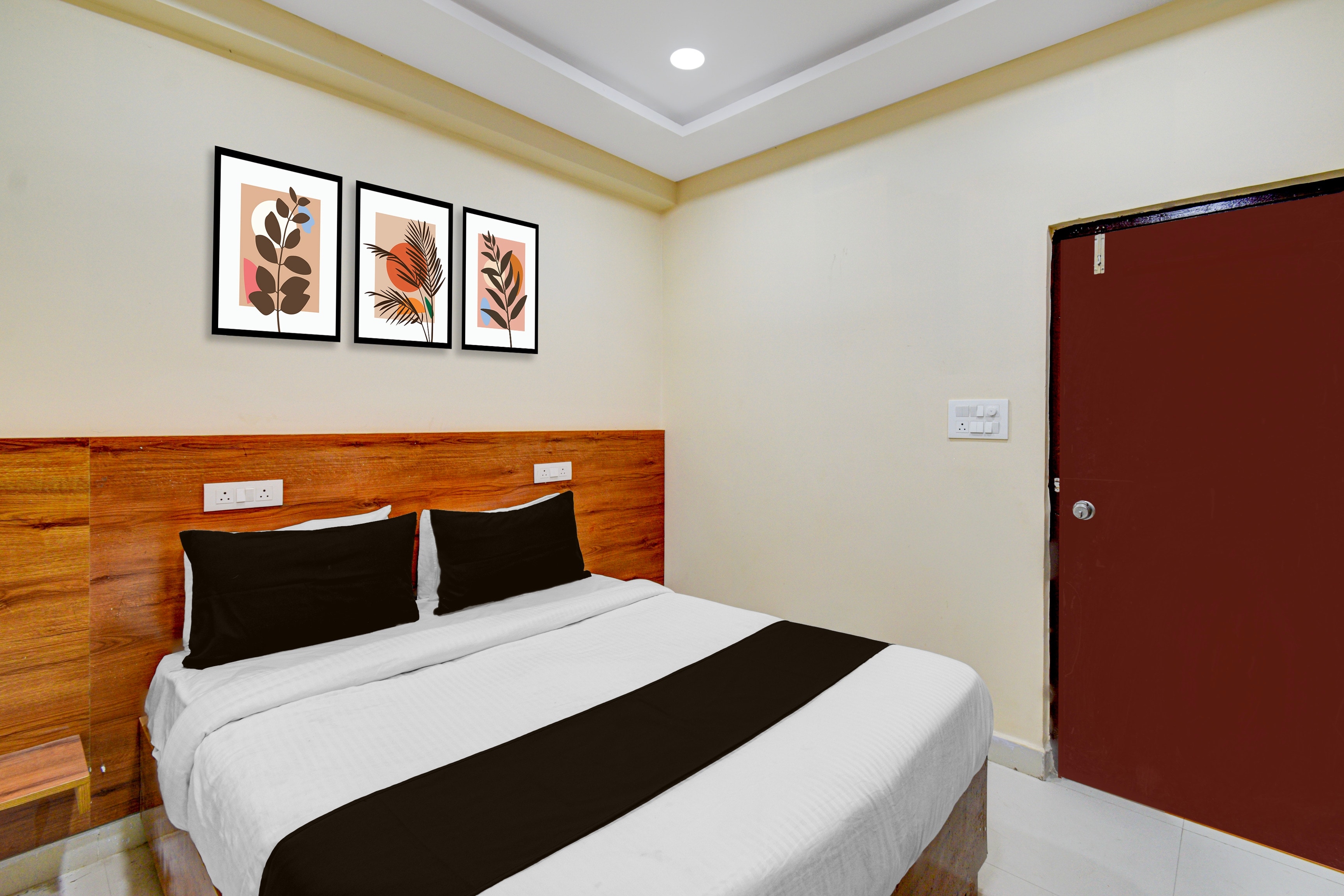 Hotel O Gachibowli Crossway Hyderabad Formerly Astra Deccan - Tap to explore photos