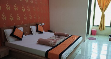HOTEL NAVJIVAN AND GUEST HOUSE Room Type - Super Deluxe