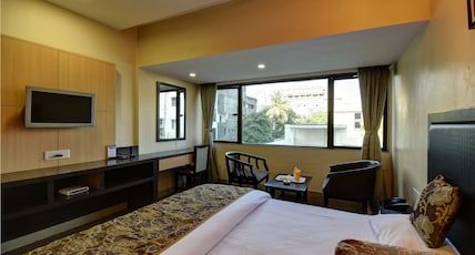 Hotel Savshanti Towers Room Type - Deluxe Room Hotel Savshanti Towers Room Type - Deluxe Room