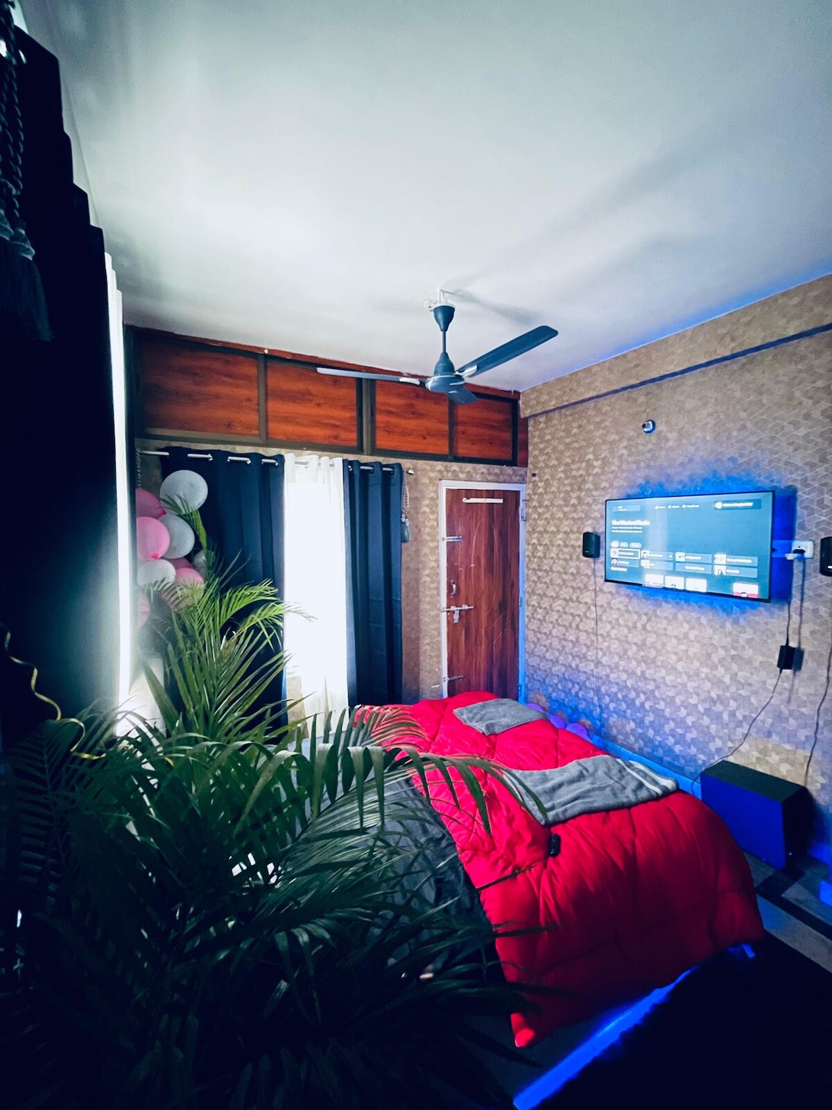 The Urban Oasis 1BHK private - Tap to explore photos