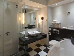 Radisson Blu Hotel Lusaka Room Type - Suite - Pool View amp; Lounge Access