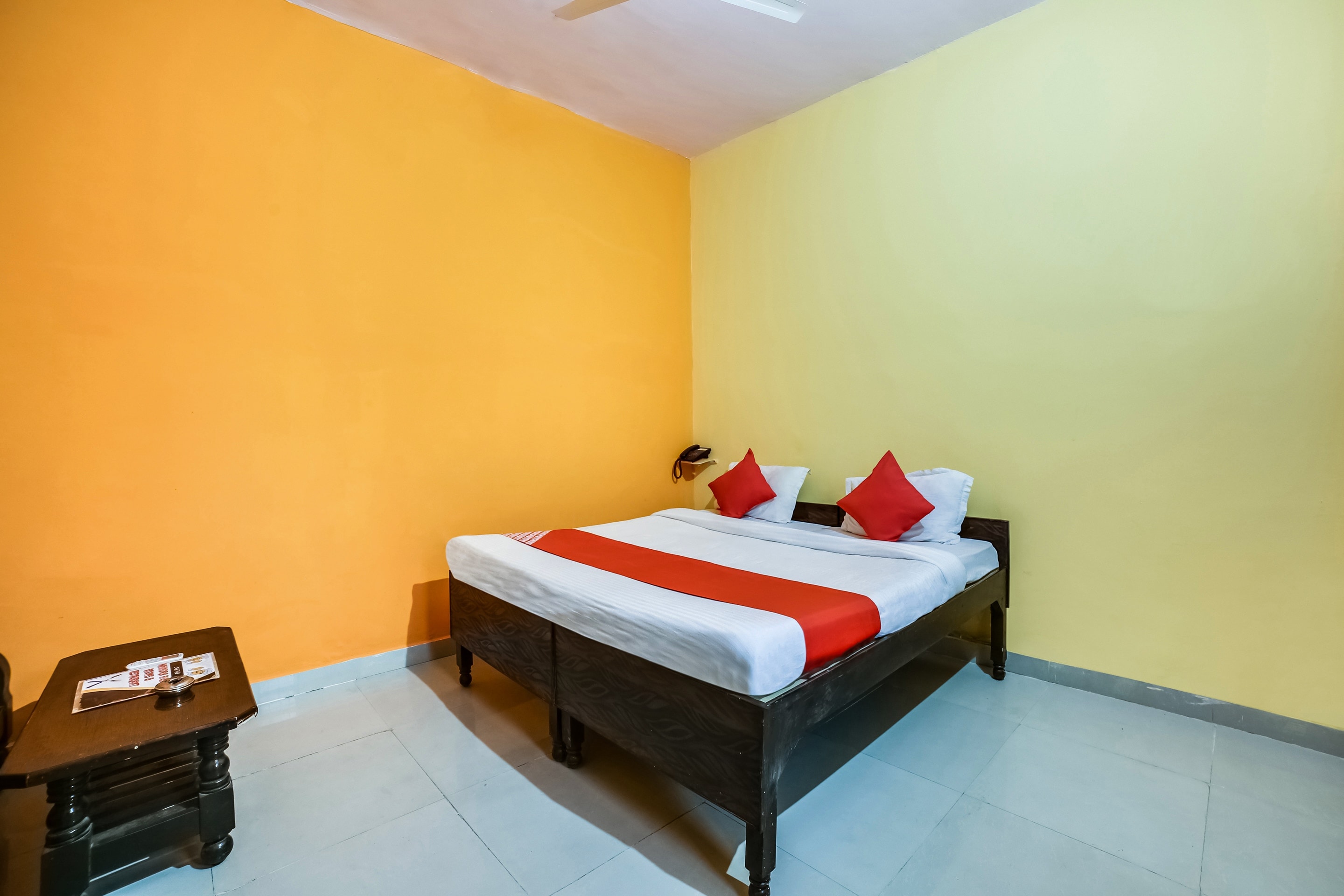 Hotel O Mahindra Pg Rooms & Restaurant - Tap to explore photos