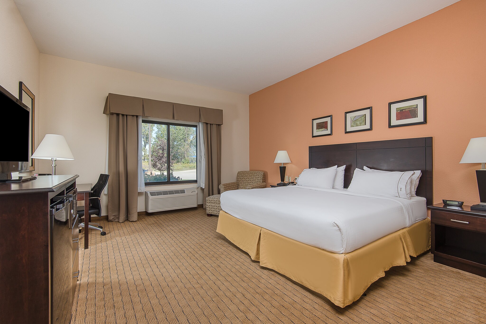 Holiday Inn Express & Suites LAFAYETTE EAST - Tap to explore photos