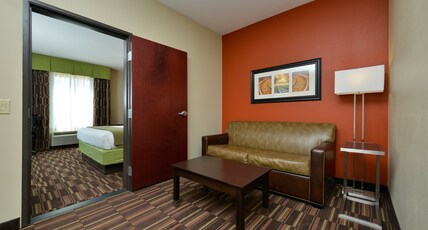 Holiday Inn Express Hotel & Suites Alva Room Type - 1 King 1 Bdrm Ste Comm Mobil Access Tub