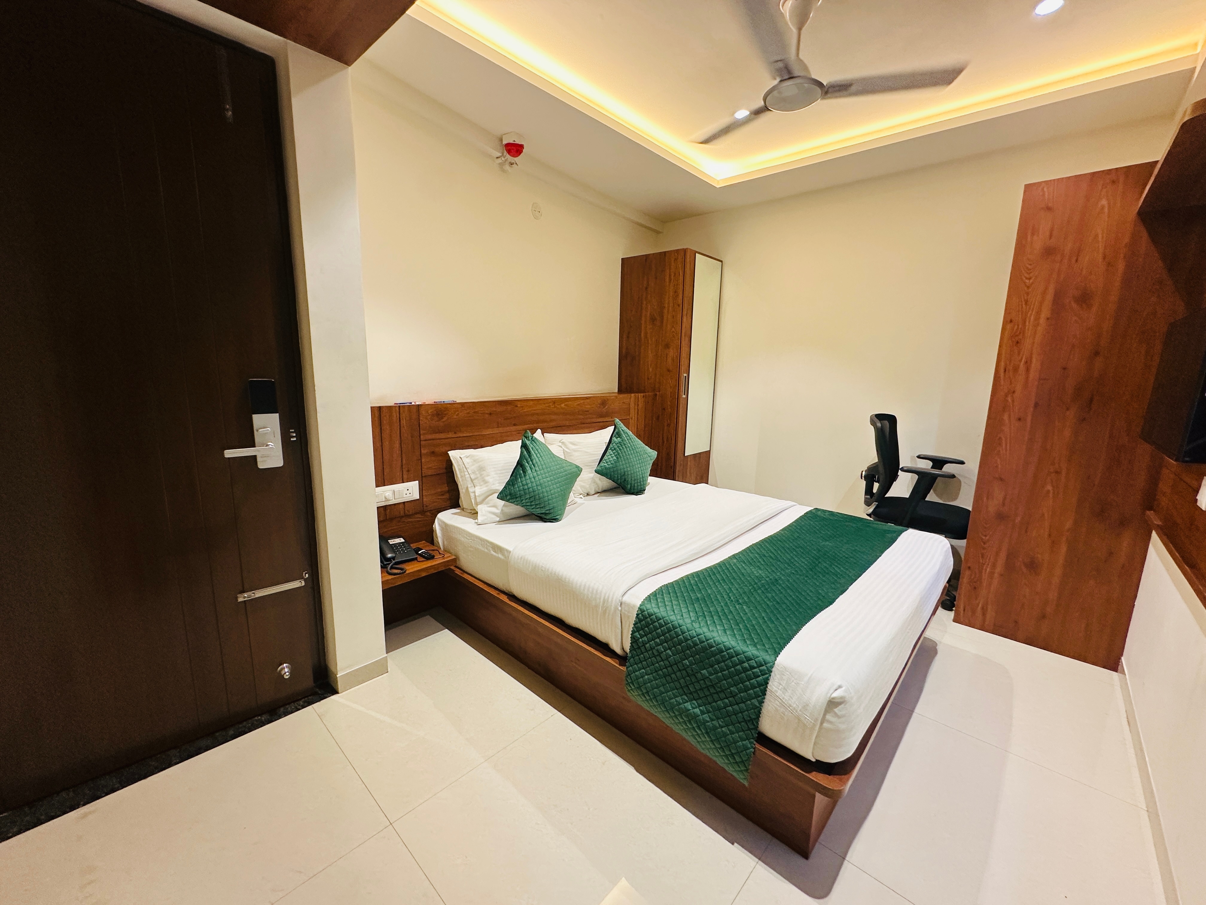 Shama Grand Hotel - Tap to explore photos