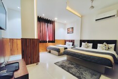 Hotel Shri Sai Deluxe | 1 Min from Adarsh Nagar Metro | Budget Stay for Couples & Families