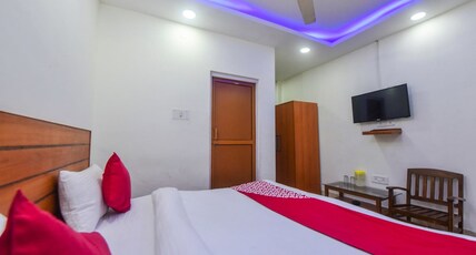 Sunita Hotel and Restaurant Room Type - Classic Double Bed Room