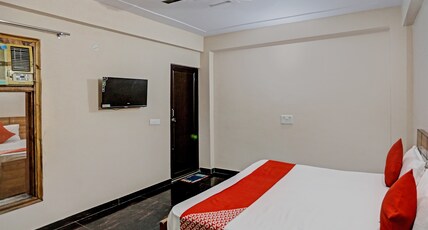 OYO 815814 Moonlight Hotel's Room Type - Classic