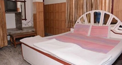 Hotel Amber Room Type - Deluxe AC Room