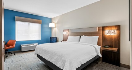 Holiday Inn Express & Suites OGDEN Room Type - 1 King Standard