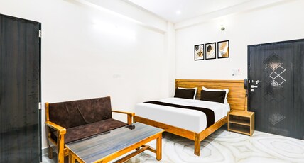Super OYO Collection O Chitaipur IIT BHU Campus Varanasi Room Type - Classic