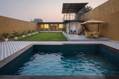 1 Room at Mud Meadows Farm with Pool