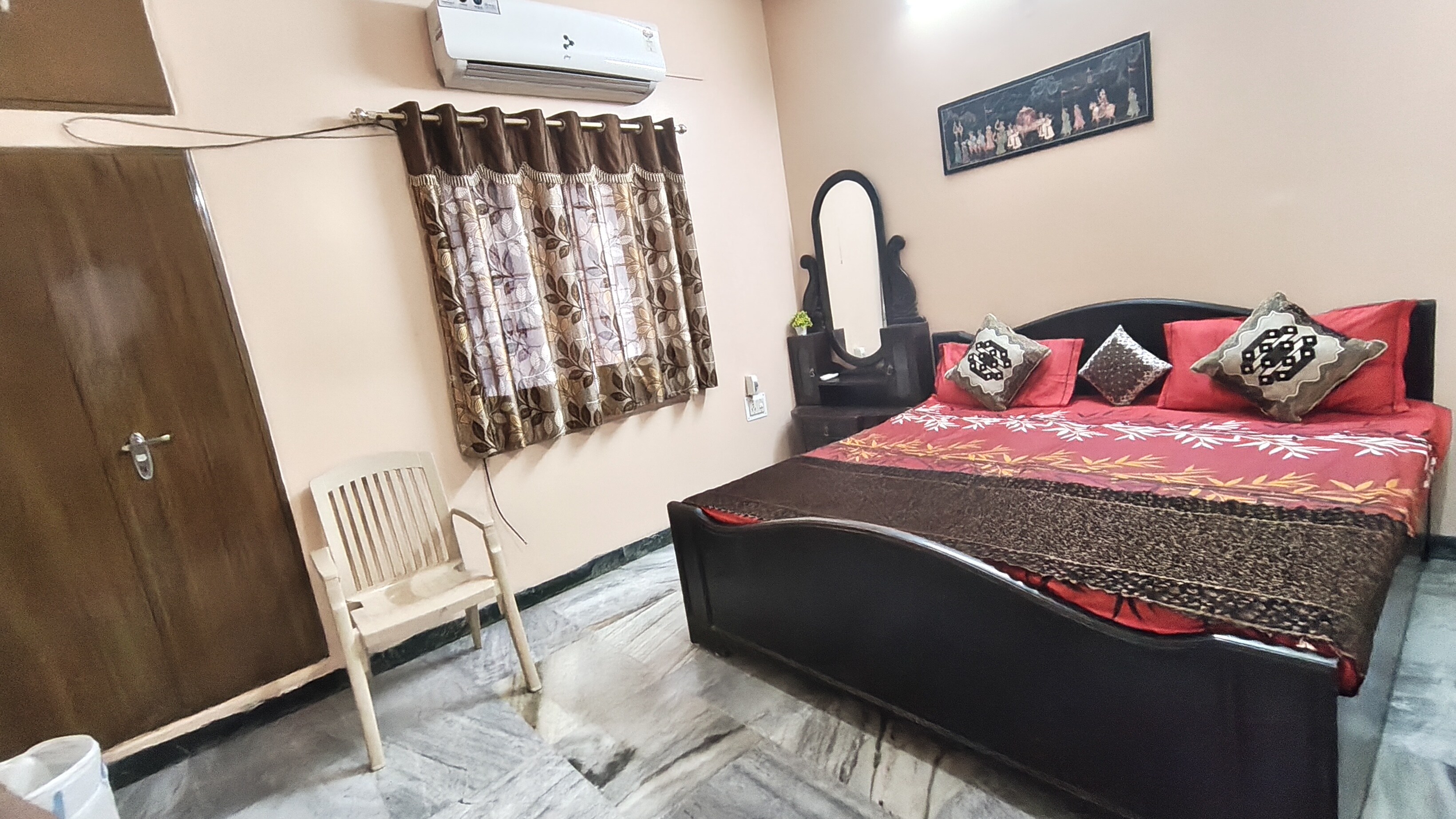 Luxurious AC 3BHK Villa in Jabalpur - Tap to explore photos