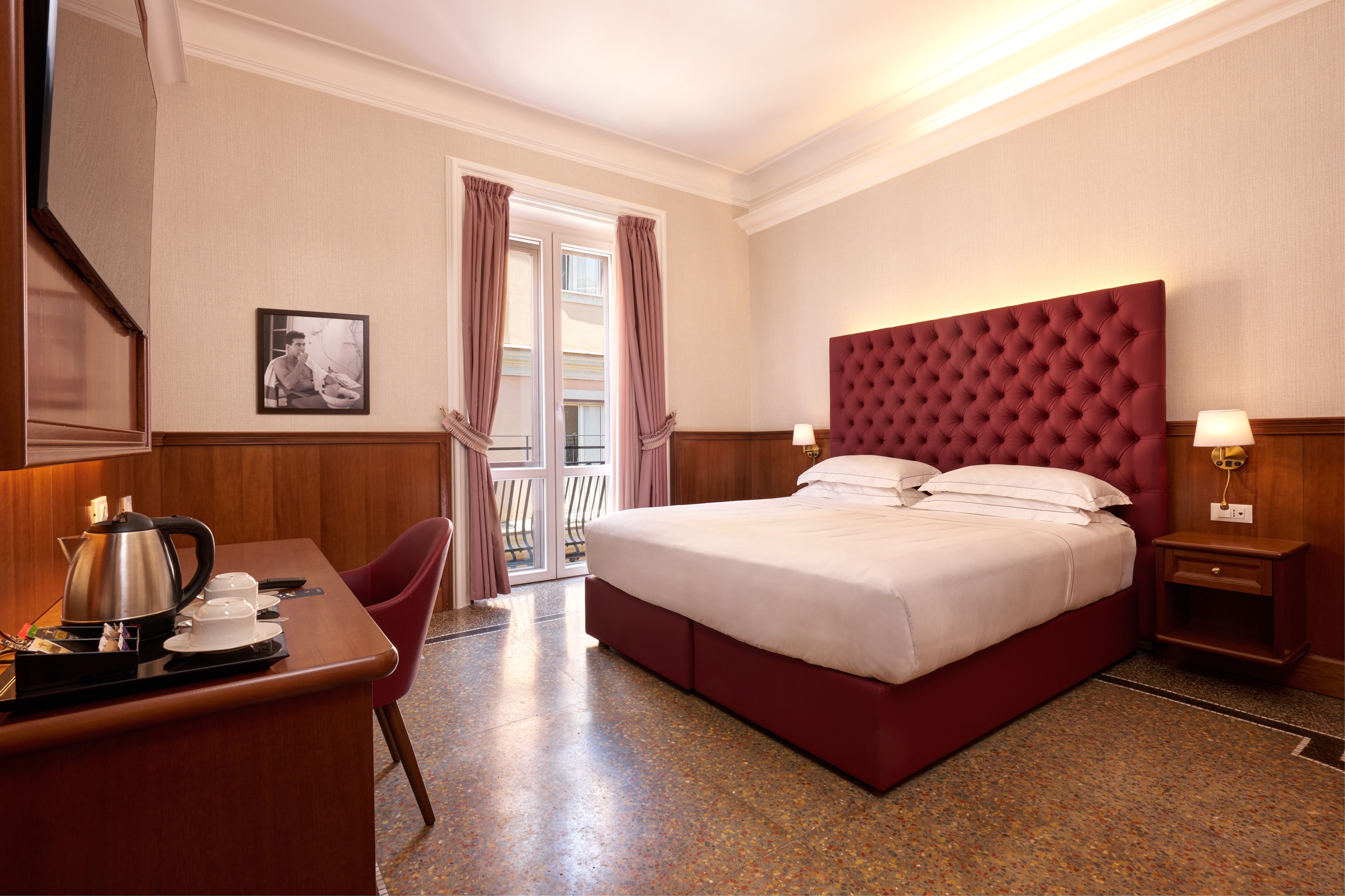 Golden Tulip Rome Piram - Tap to explore photos