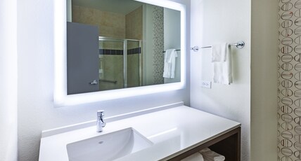 Holiday Inn & Suites McKinney - N Allen Room Type - Standard Room