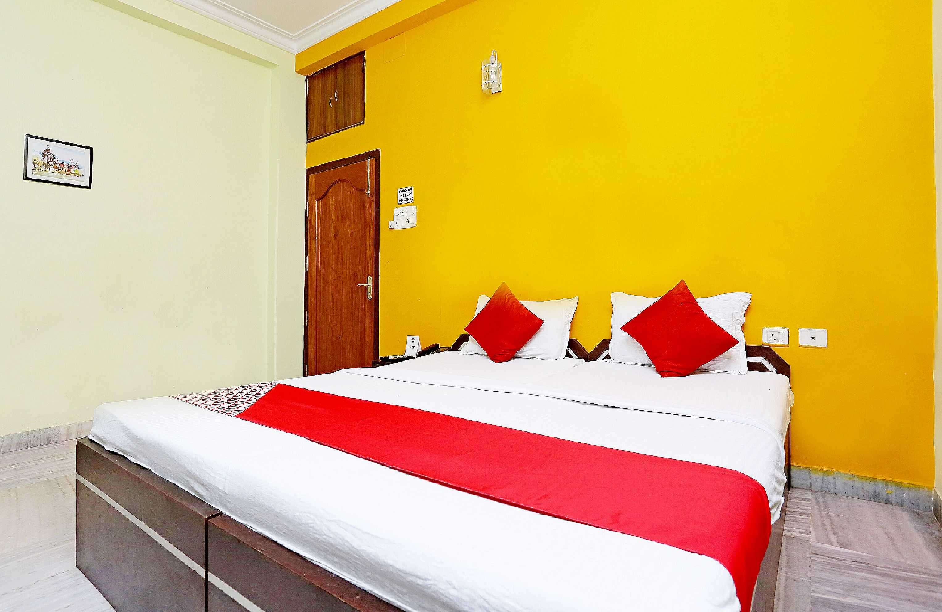 Hotel O Regency Guest house Near TCS Gitobitan - Tap to explore photos