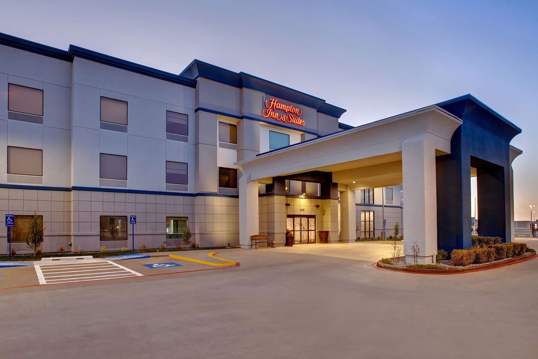 Hampton Inn & Suites Borger - Tap to explore photos