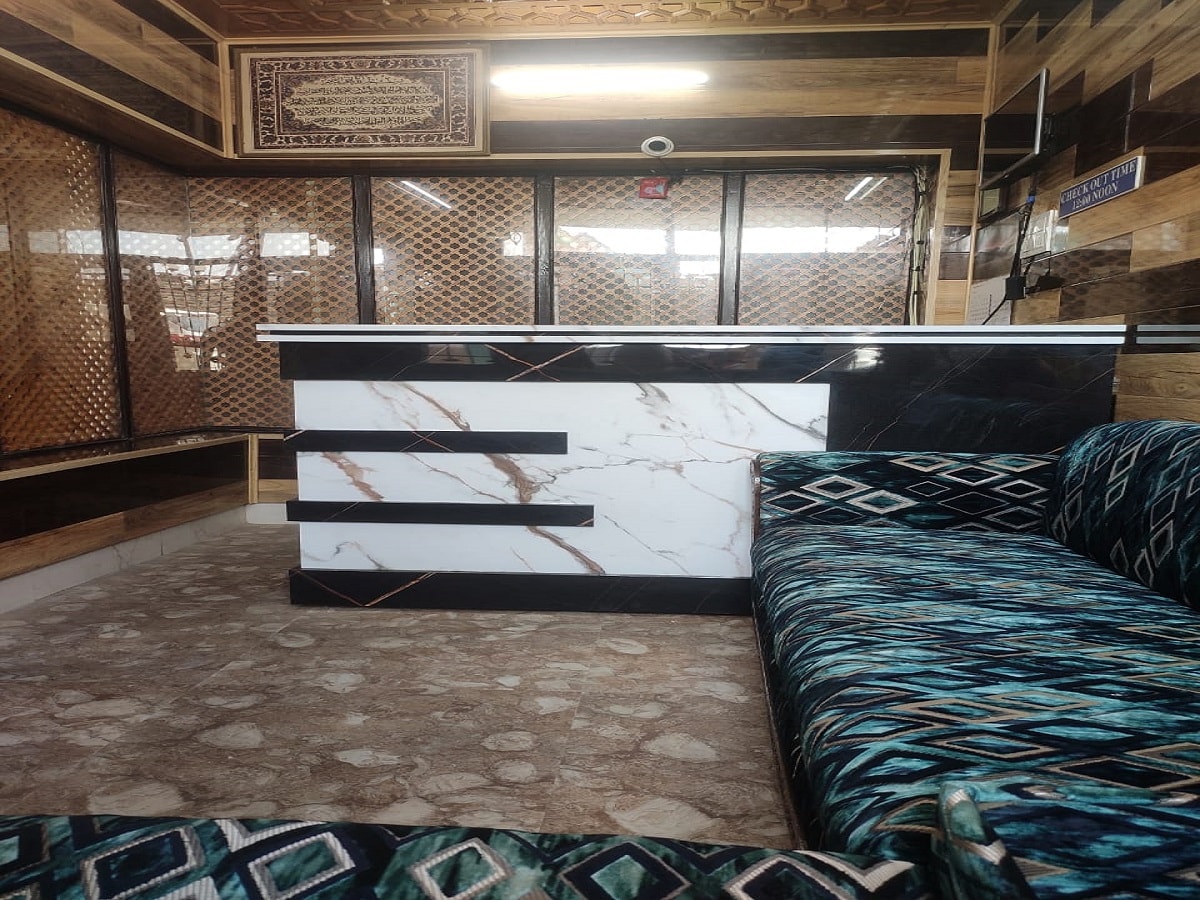 Hotel Prime - Tap to explore photos