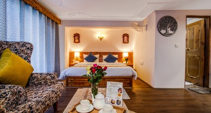 Mary's Cottages | Rooms & Wi-Fi Room Type - prince room