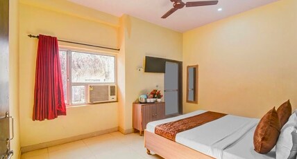 Radhe Inn Room Type - Deluxe Ac Room 