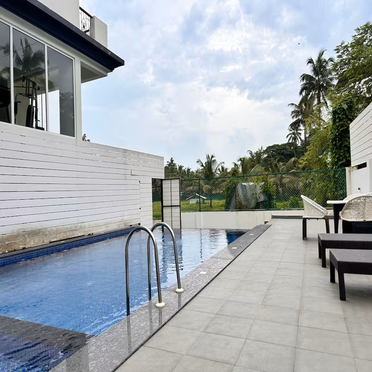 Del Sol by Coral Stays Calangute 1bhk close to beach - Tap to explore photos