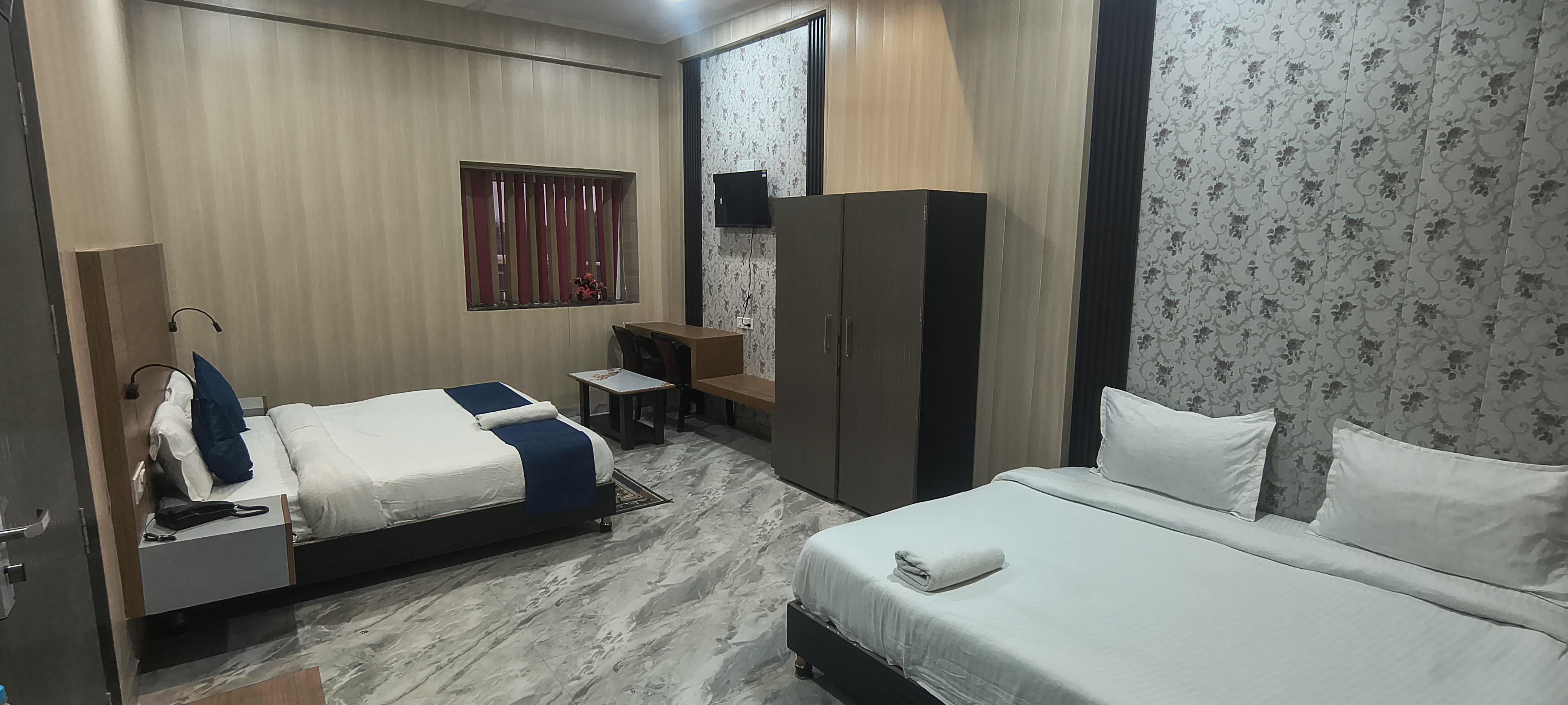 Pushpak Inn | The luxurious Stay - Tap to explore photos