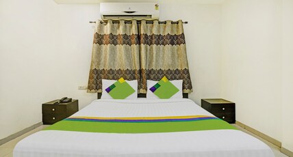 Dwarka Inn Room Type - Deluxe AC