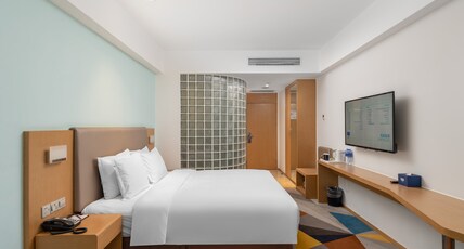 Holiday Inn Express Chengdu Xindu Room Type - 1 King Bed Standard