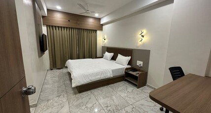 HOTEL FUN N FOOD Room Type - Deluxe Room