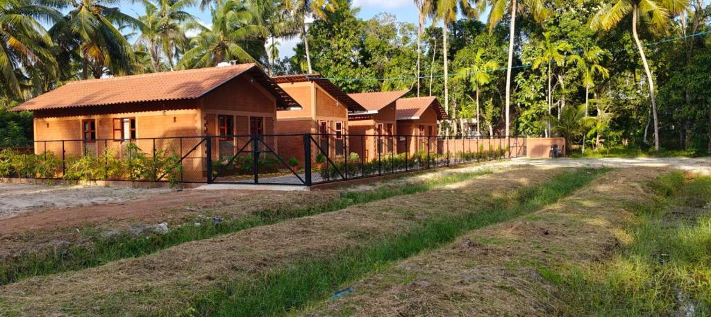 Ila's Homestay - Tap to explore photos