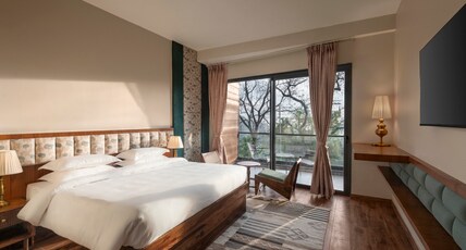 The Samai @5 mins drive from Bhimtal Lake Room Type - Super Deluxe  with Private Balcony and Valley View