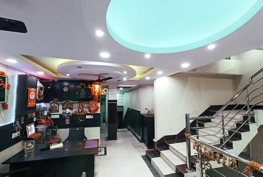 Hotel Akash Palace