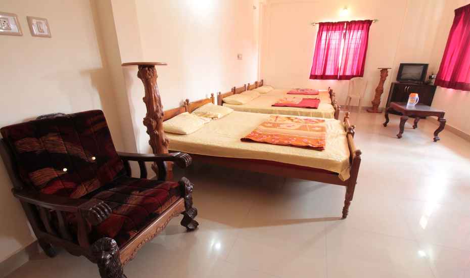 Hotel Bhuvan Palace - Tap to explore photos