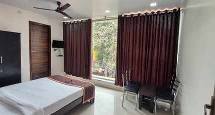 HOTEL GOLDEN ARCH Room Type - Classic