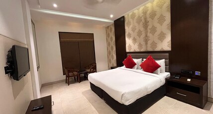 Hotel Palm Galaxy Room Type - Deluxe Suite Hotel Palm Galaxy Room Type - Deluxe Suite