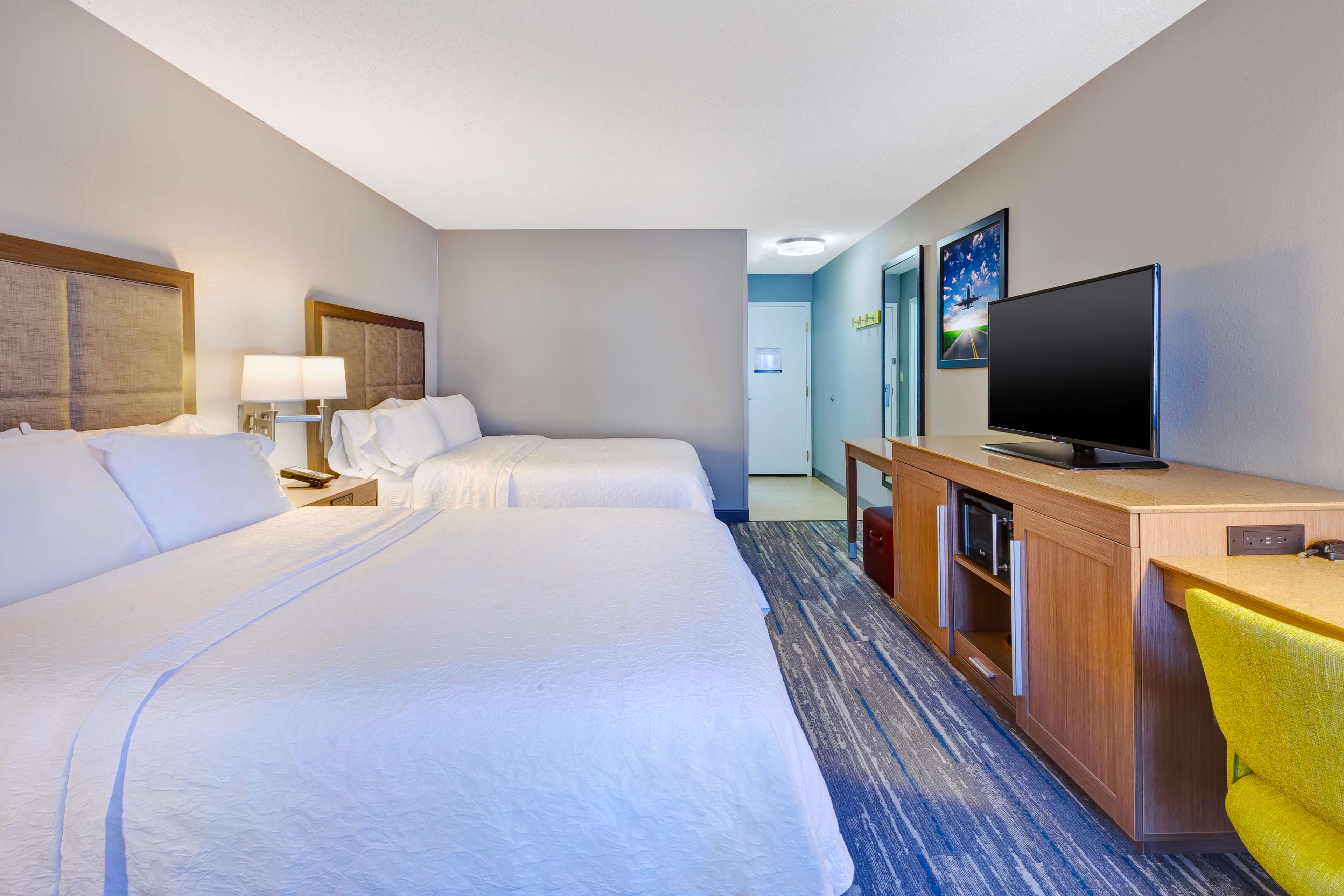 Hampton Inn Cincinnati Airport - North - Tap to explore photos