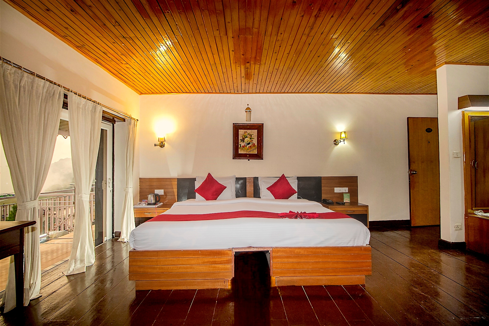 Central Heritage Resort & Spa The Mall Road - Tap to explore photos