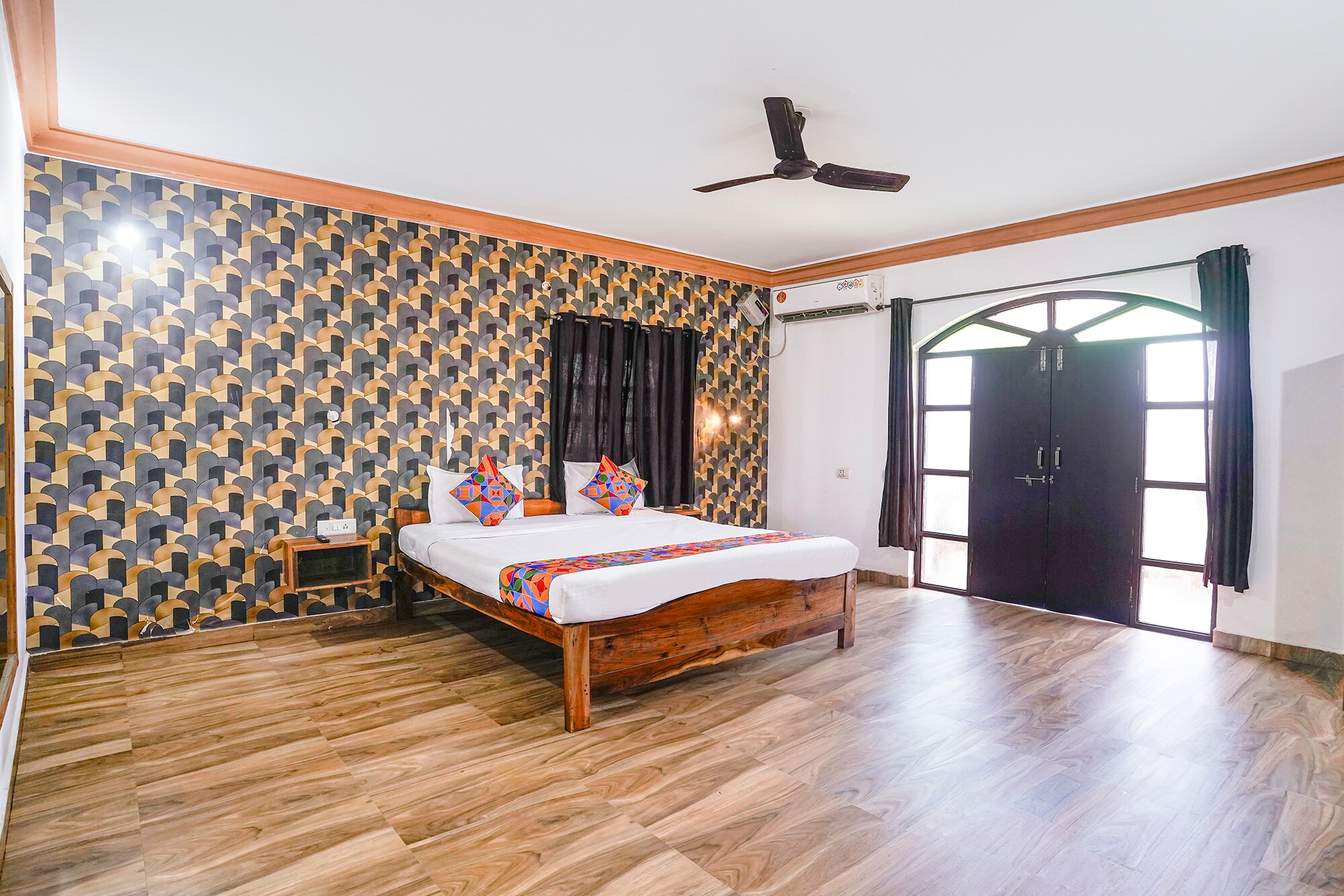 Via Romeo's Stay - A Beach Property - Tap to explore photos