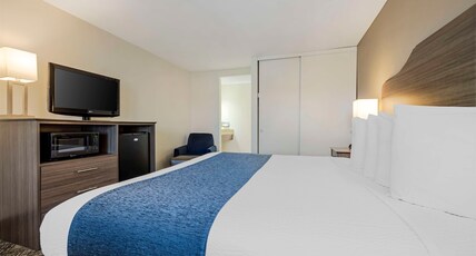 Best Western Santee Lodge Room Type - Accessible - 1 King, Mobility Accessible, Roll In Shower, Non-Smoking, Continental Breakfast Best Western Santee Lodge Room Type - Accessible - 1 King, Mobility Accessible, Roll In Shower, Non-Smoking, Continental Breakfast