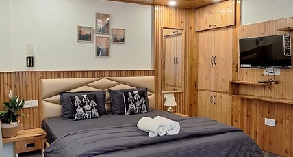 Saathi Stay & Cafe Room Type - Deluxe Room