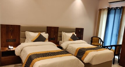 Emerald Suites Room Type - Deluxe Twin Room