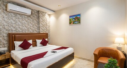 Hotel Yuvraj Room Type - Deluxe room Hotel Yuvraj Room Type - Deluxe room
