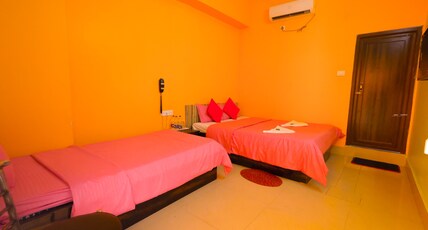 Hotel City Plaza Room Type - City View Family Room with King Bed