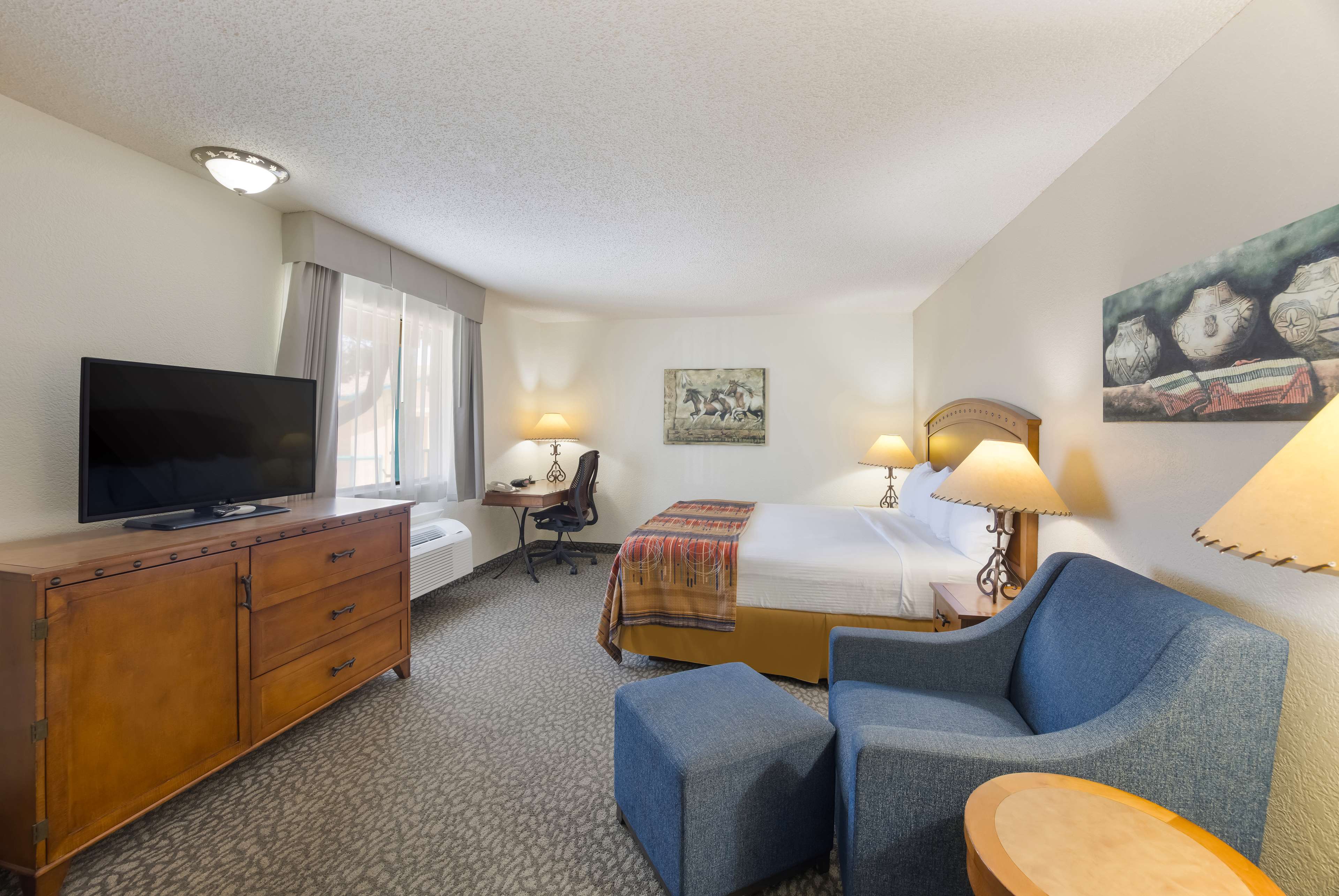 Best Western Kokopelli Lodge - Tap to explore photos